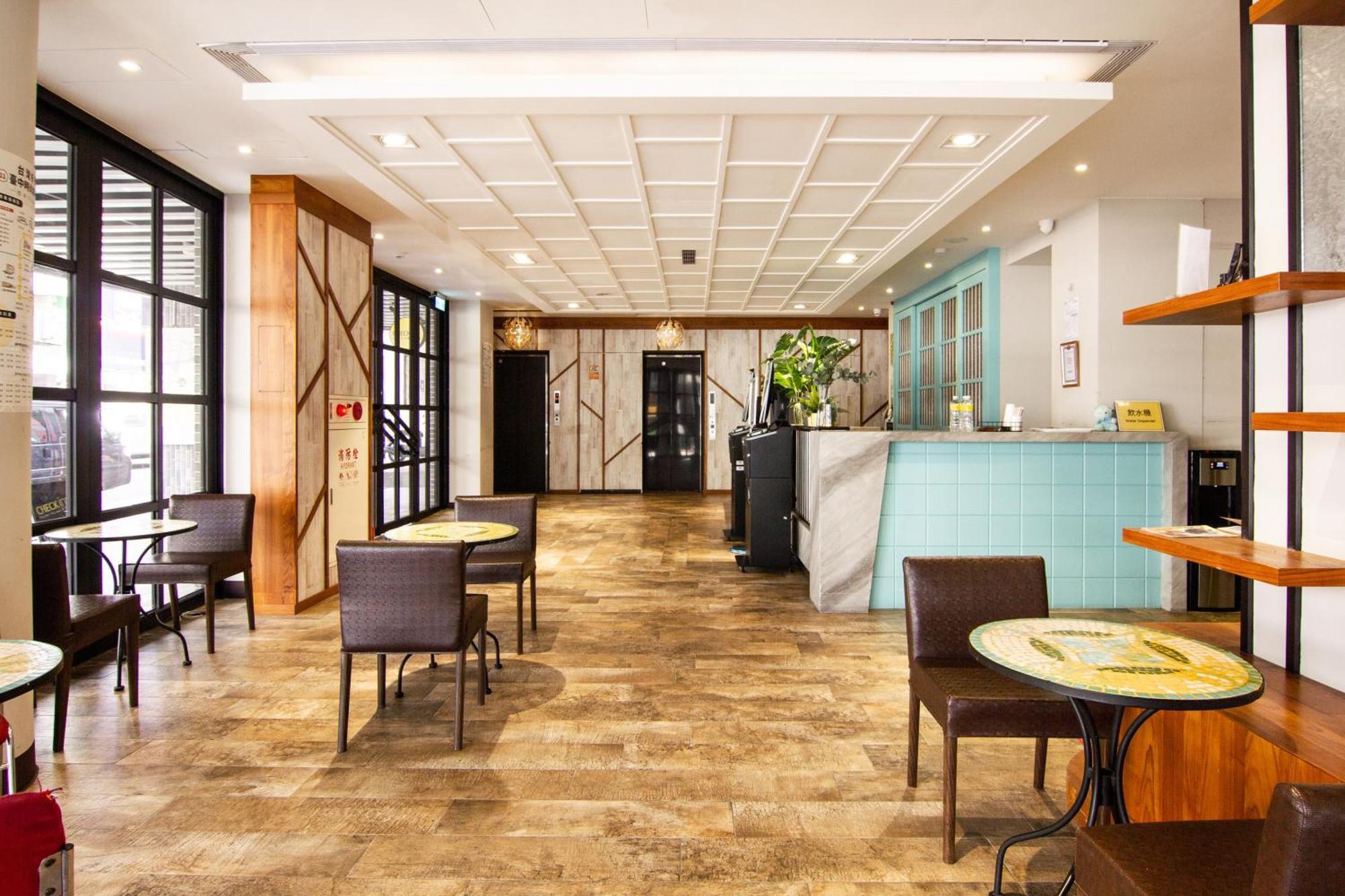 Check Inn Taichung Ziyou Exterior foto